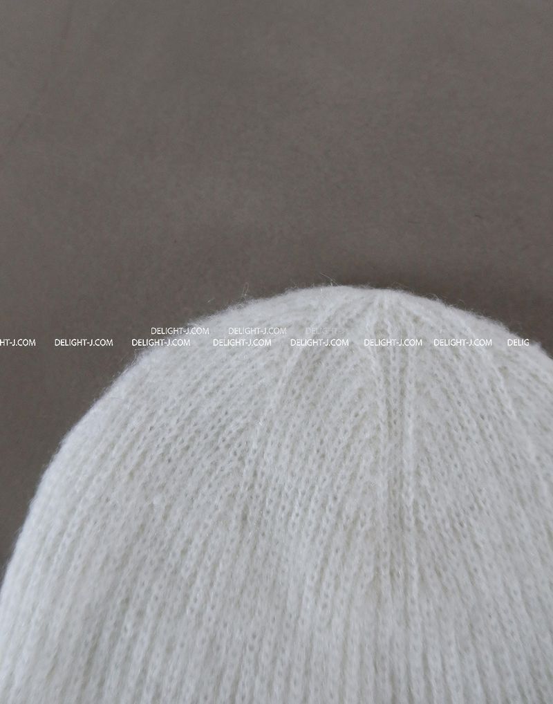 Flower corsage ribbed knit beanie