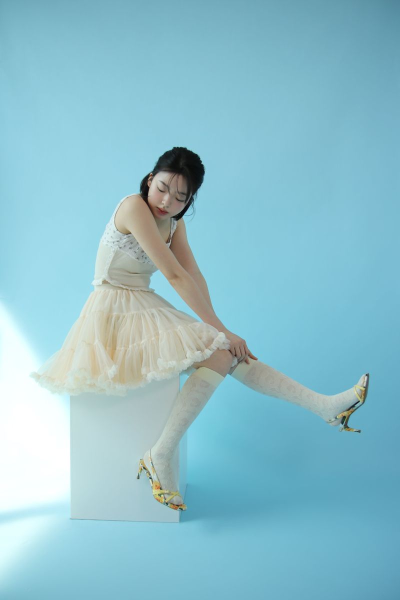 french rose knee socks (ivory)