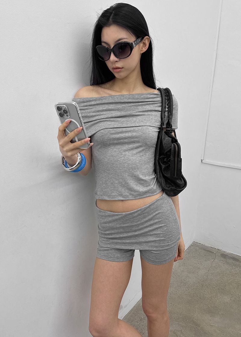 BLACKUP（ブラックアップ）の「[MADE] GT Off-Shoulder Sleeveless Top (Set Available)（Tops）」