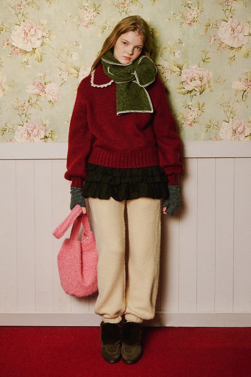 Vivid Hair Wool Shoulder Bag [Pink]