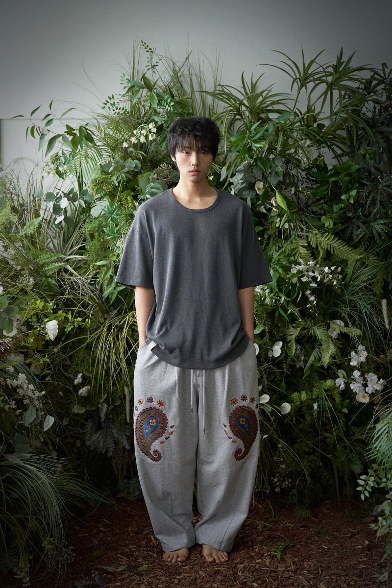 PAISLEY EMB. H-T SWEAT PANTS (Gray)