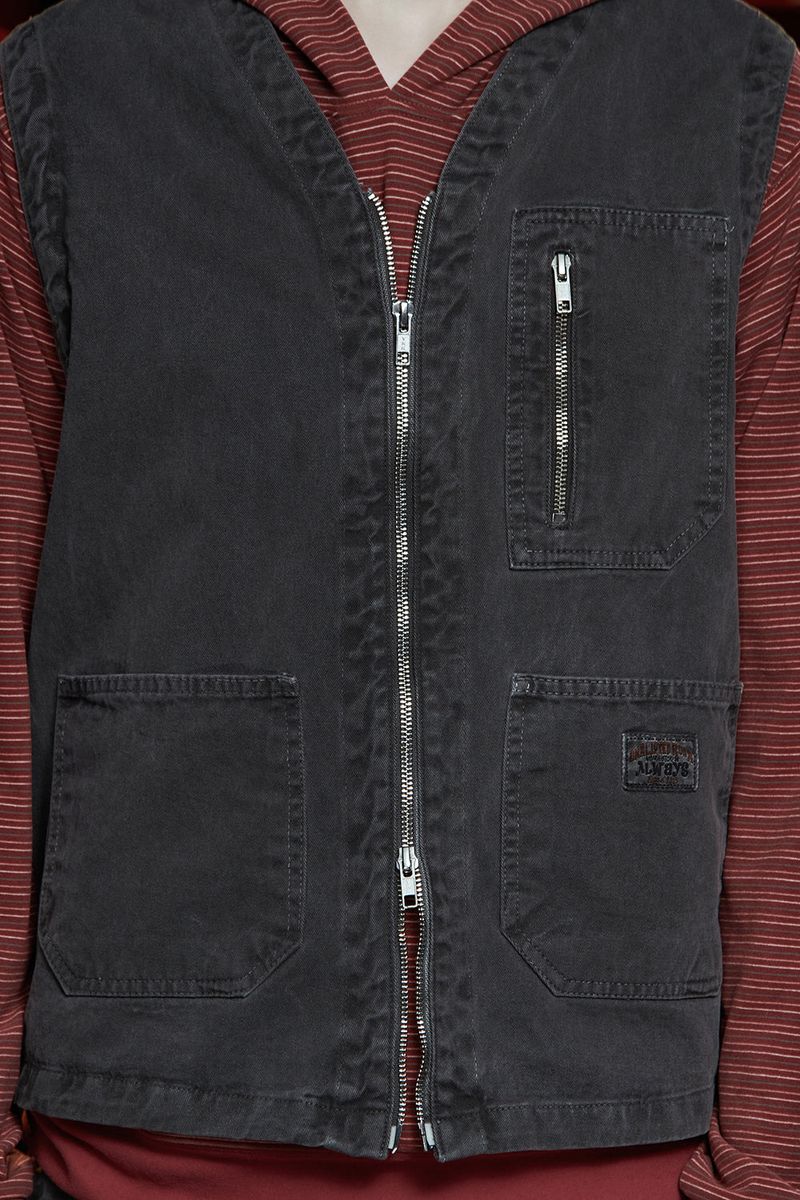 DYED ZIP CARGO VEST / CHARCOAL