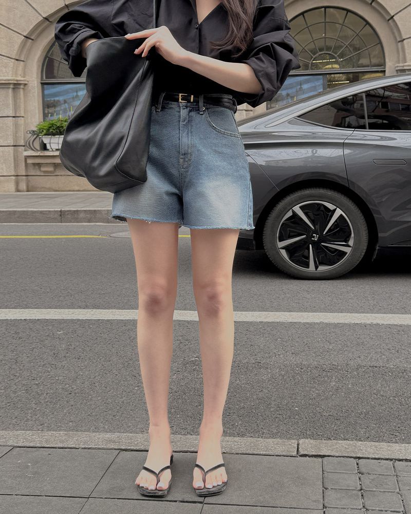 Binv denim shorts