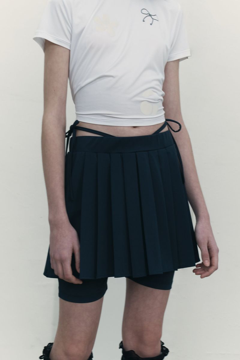 INNER POINT PLEATS MINI SKIRT [DARK NAVY]