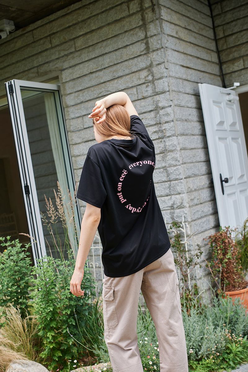 ROUND LOGO OVERSIZED T-SHIRTS_2COLORS