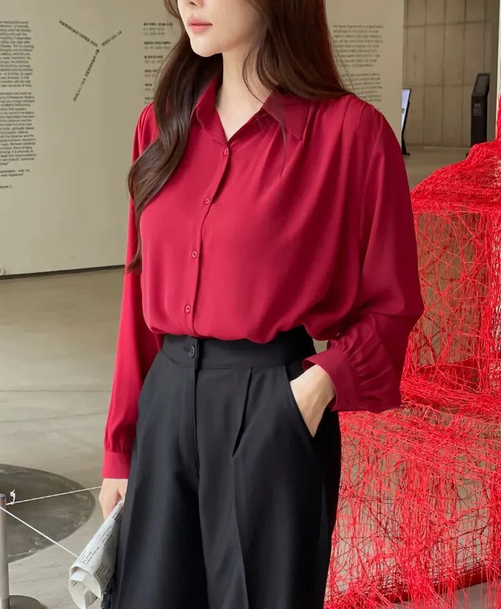 iam mari（アイアム マリ）の「Deven Shirring Collar Chiffon Blouse（Tops）」
