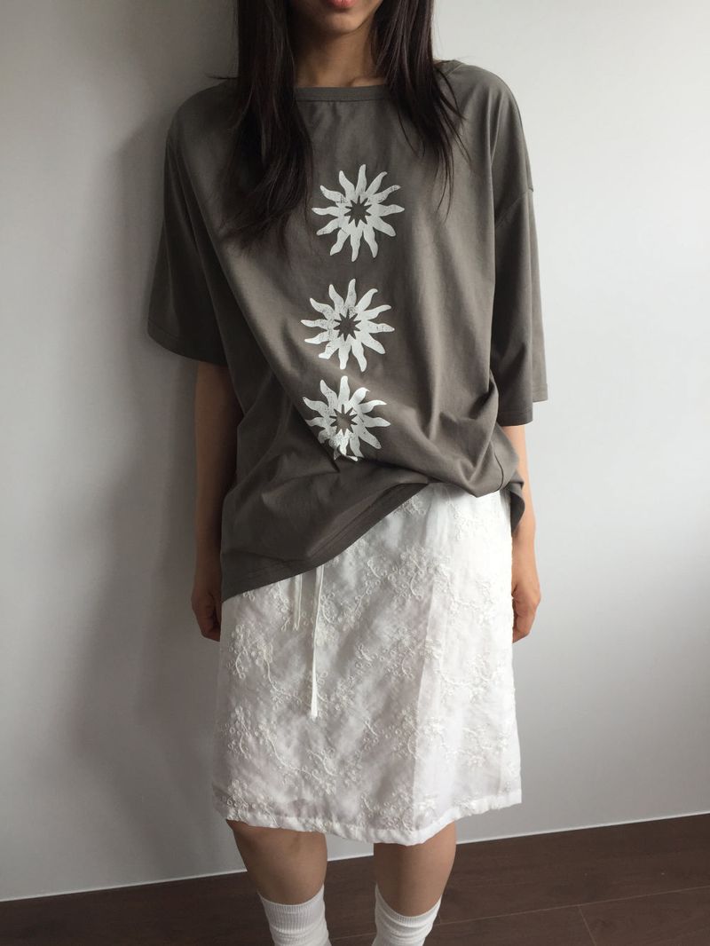 DUGGY（ダギー）の「Flower applique skirt (1color)（Skirts）」