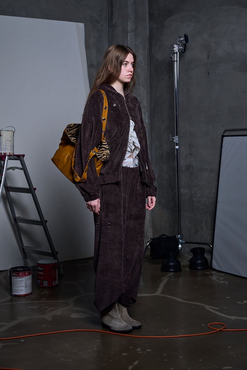 VELOUR PANTS -BROWN