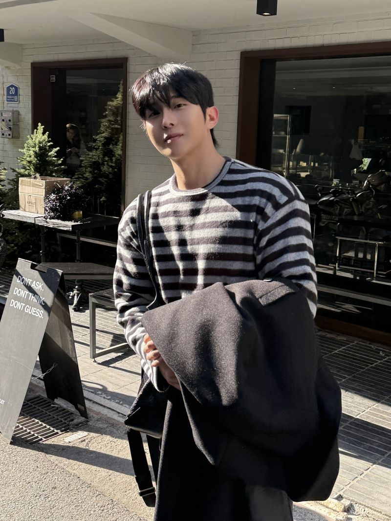 AVAND(アバンド)の「Fluff striped knitwear(Tops)」
