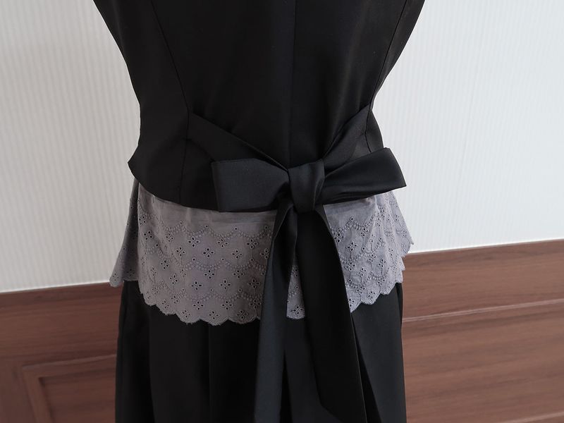 Cherish Bow Vest (black)