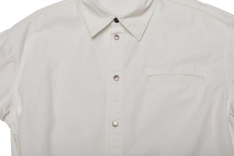 TYPO EMBROIDERY SHIRTS [WHITE]