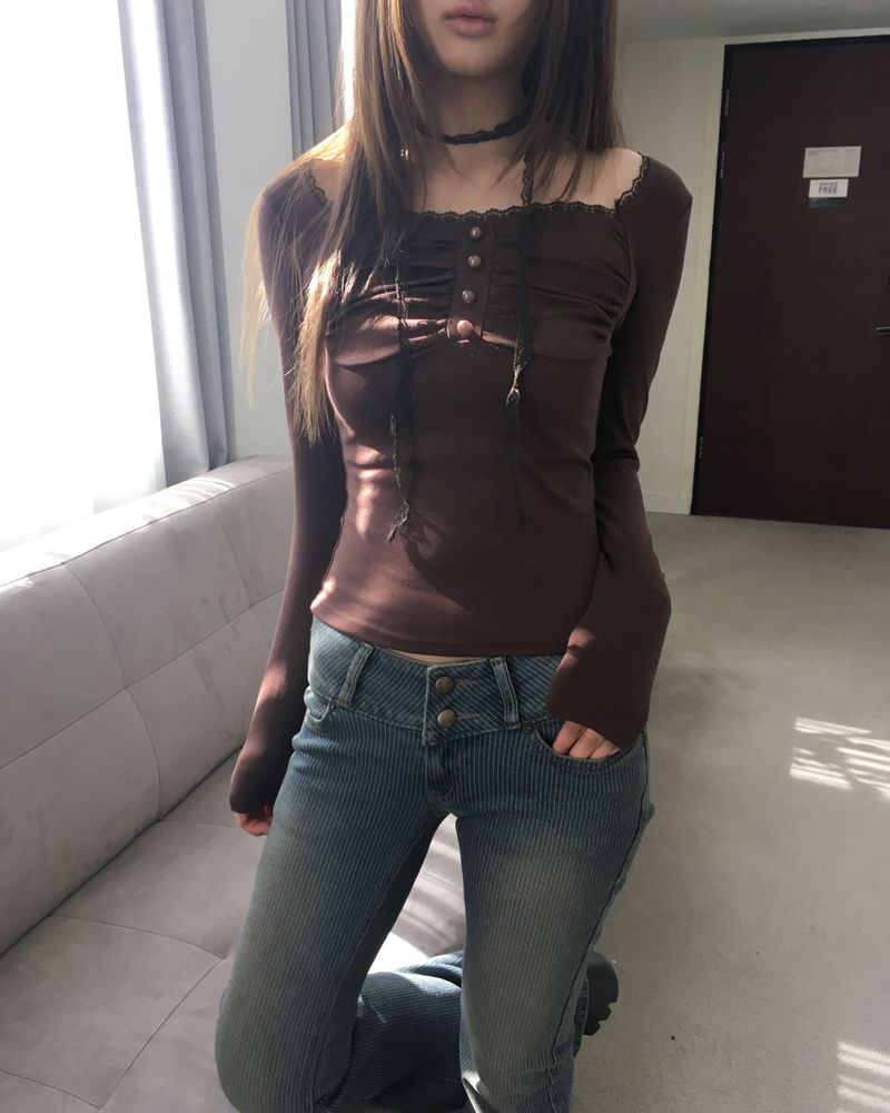Grunge boots cut denim pants