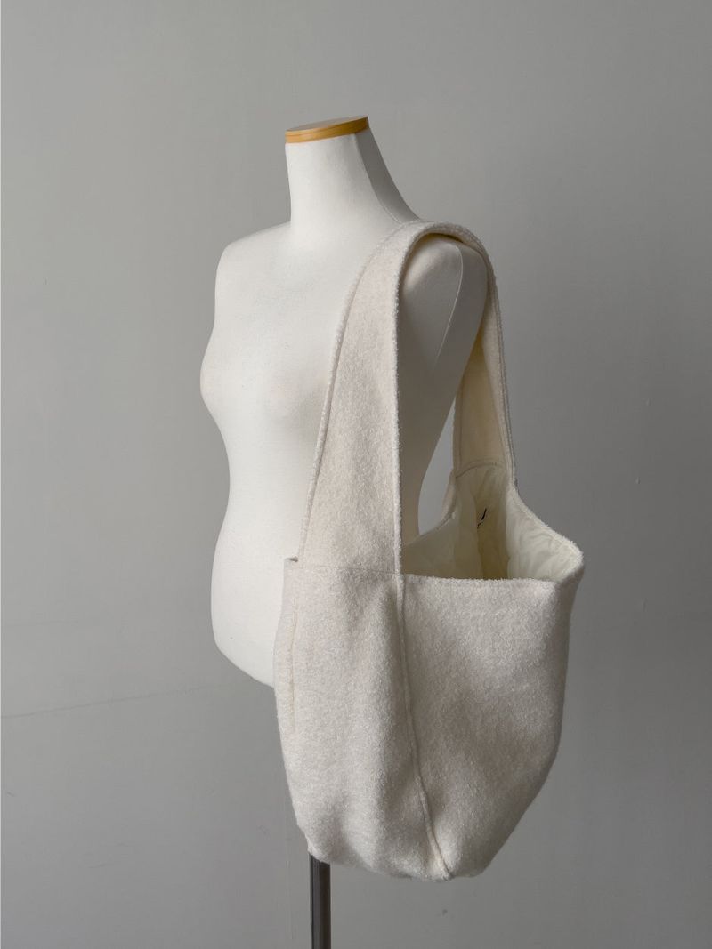 Dumbbell Quilted Shoulder Bag