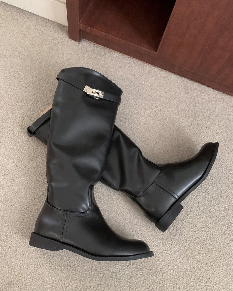 GUSTA（グスタ）の「Maison Core Classic Buckle Leather Long Boots（Shoes）」