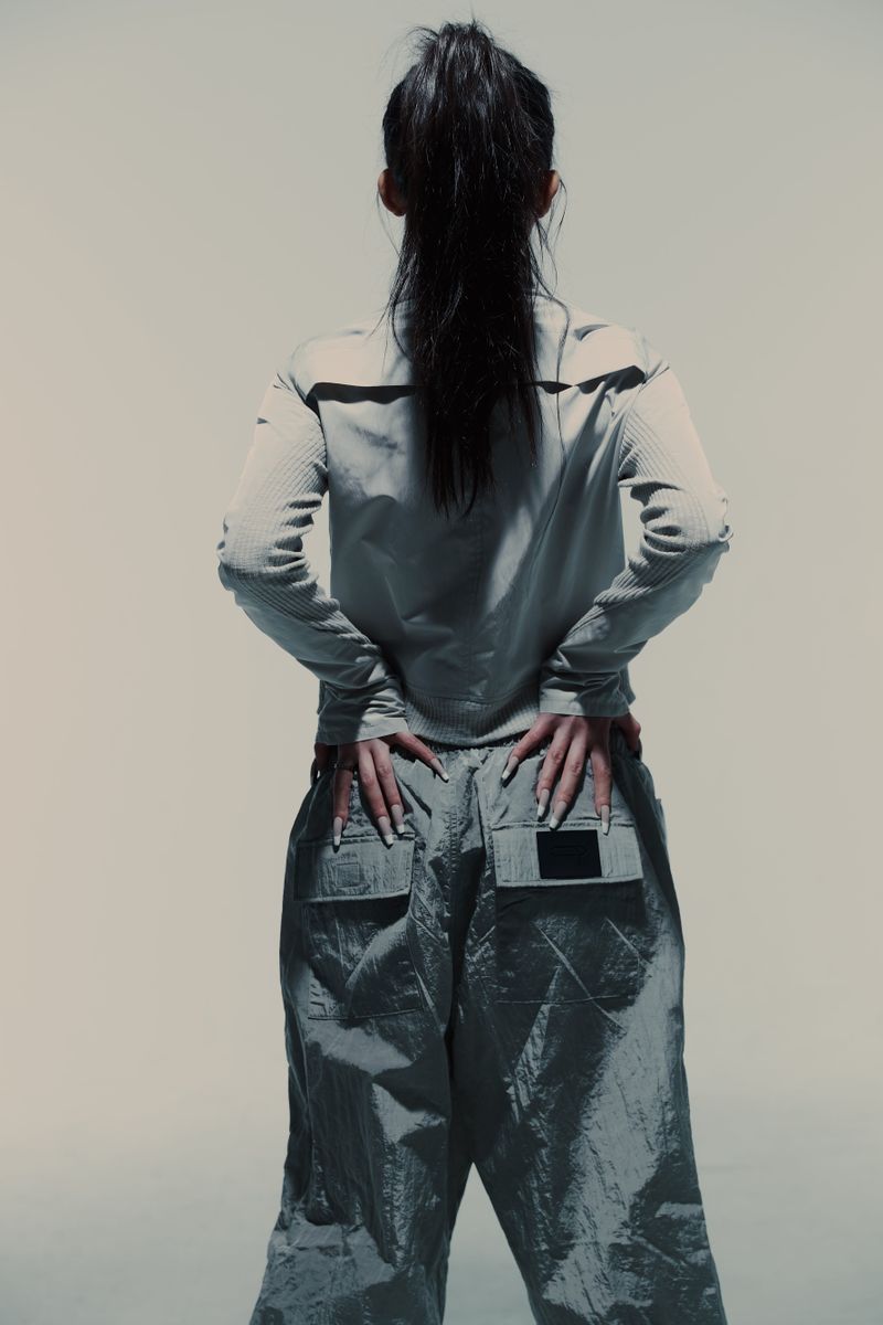 06. PARACHUTE PANTS GREY