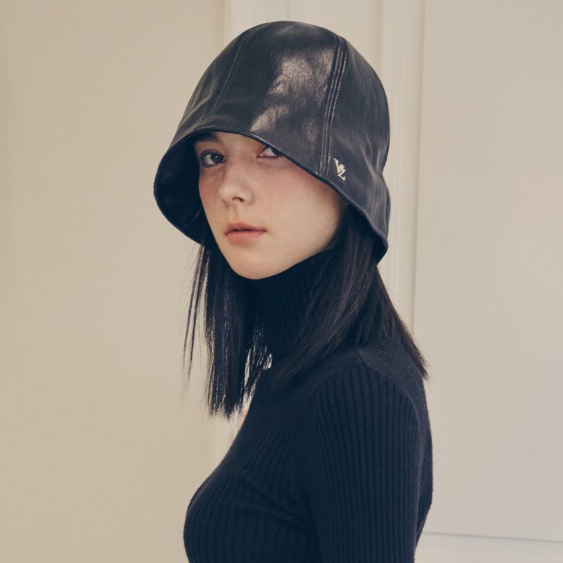 VZ Stud Vegan Leather Tulip Hat / Black