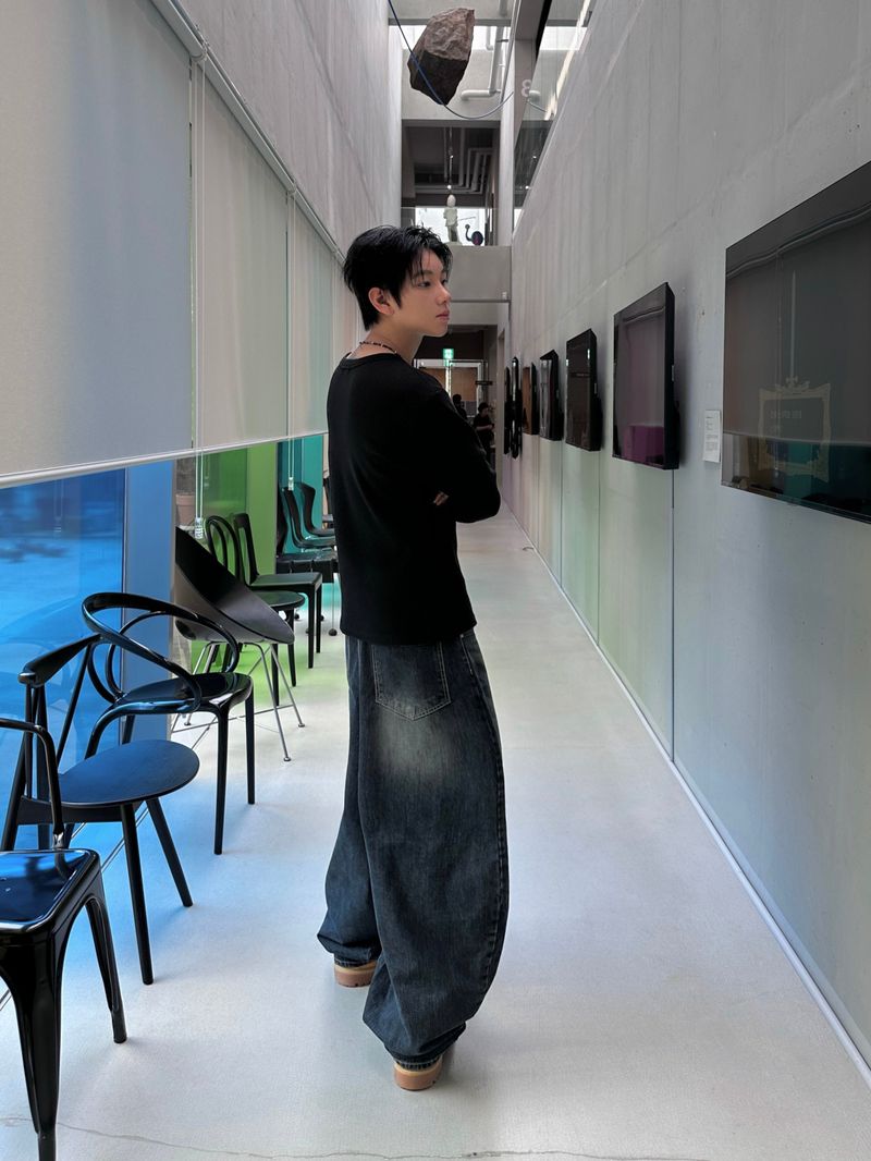 Stand Cat Balloon Denim Pants