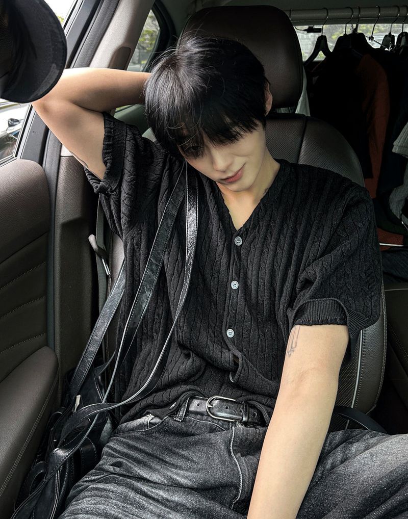 COSYHARU(コシハル)の「Museum Semi-Over Short Sleeve Cardigan(Tops)」