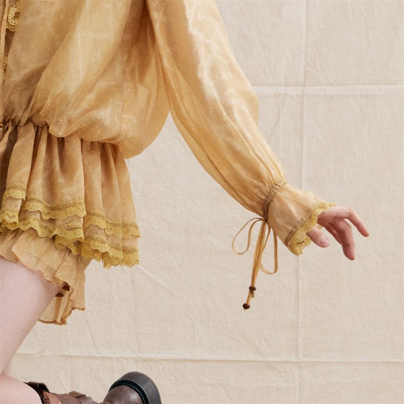 Unique Flare Wave Stripe Punched Drape Shirt Short Pants Set