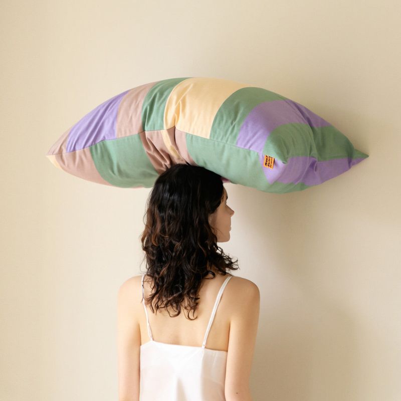 MONT SAINT DE RAINT(モンセンドラン)の「Iris green pillow case(Smartphone Accessories)」