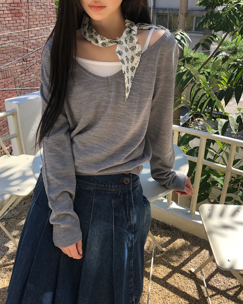 ヤネン ディープ Vネック ロングスリーブ ニット