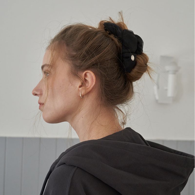 OVT-U(オーブイティーユー)の「ブルーミングシフォンヘアクロー_2 color(ヘアアクセサリー)」