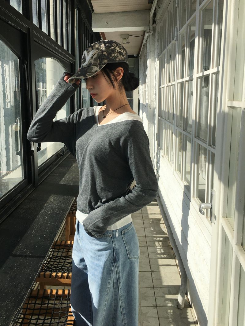 Deep V-neck see-through knit (6c)