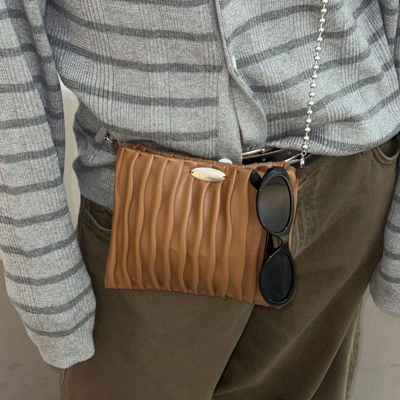 Pado Pebble Bag (Black, Brown)