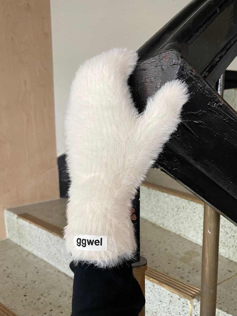 FLUFFY ANGORA GLOVES