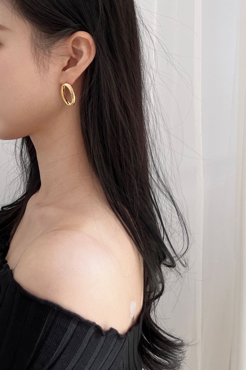 no.18 earring gold