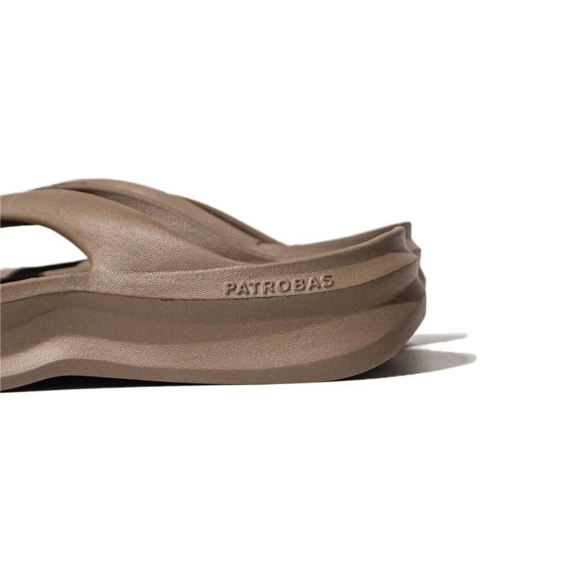 Patrobas Flip Brown Sandals