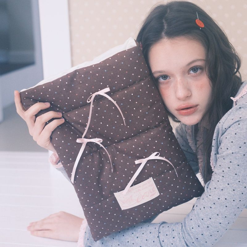 cozing（コジング）の「Pillow Notebook Pouch_dot brown（Smartphone Accessories）」