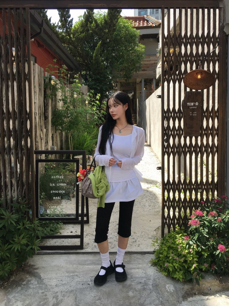 Leaf Slit Capri Pants (1c)