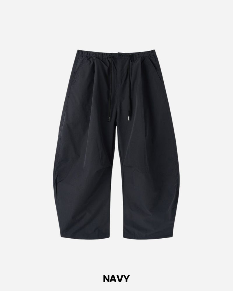 Light Pintuck Curved Pants