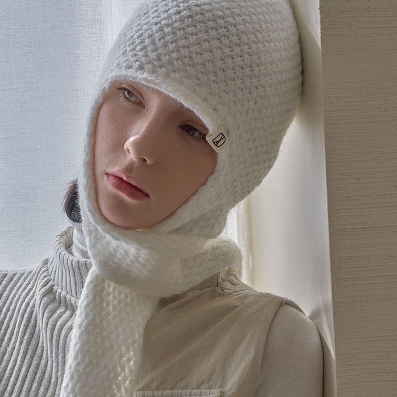 VA Square Label Knit muffler beanie / Ivory
