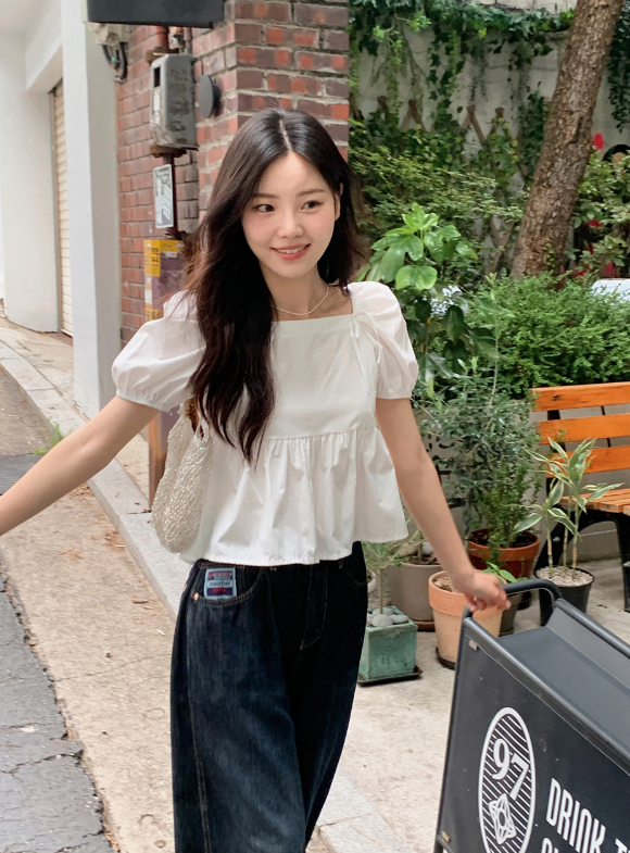 SHOPPERLAND（ショッパーランド）の「Square Puff Ribbon Short Sleeve Blouse (2color)（Tops）」