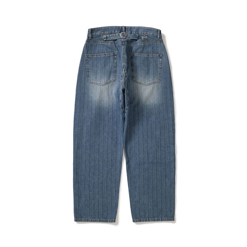 One tuck wide tapered denim pants / Light blue