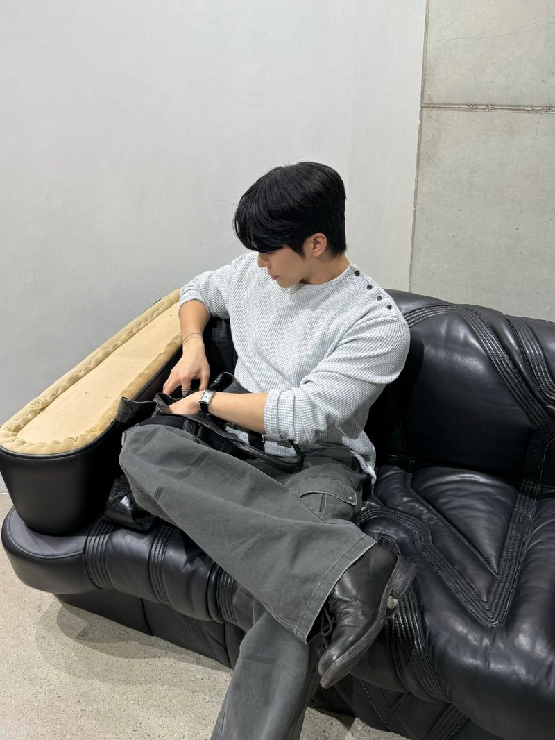 Deep garment pin dying cargo pants