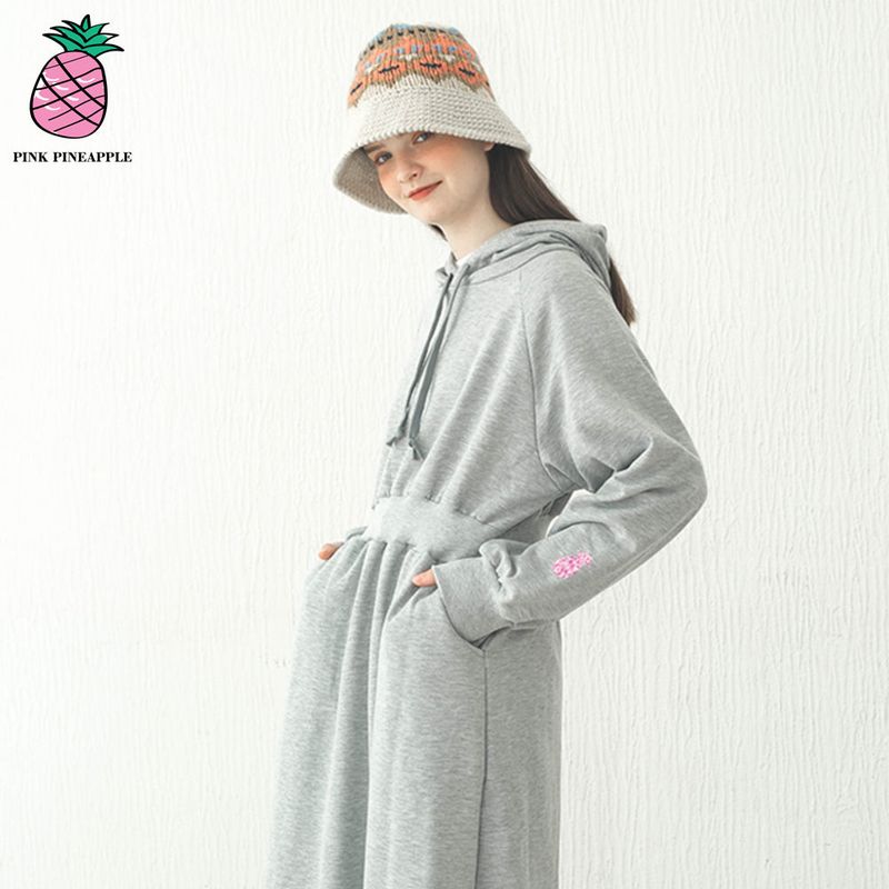 PINK PINEAPPLE（ピンクパイナップル）の「HOODIE F&A DRESS（Tops）」