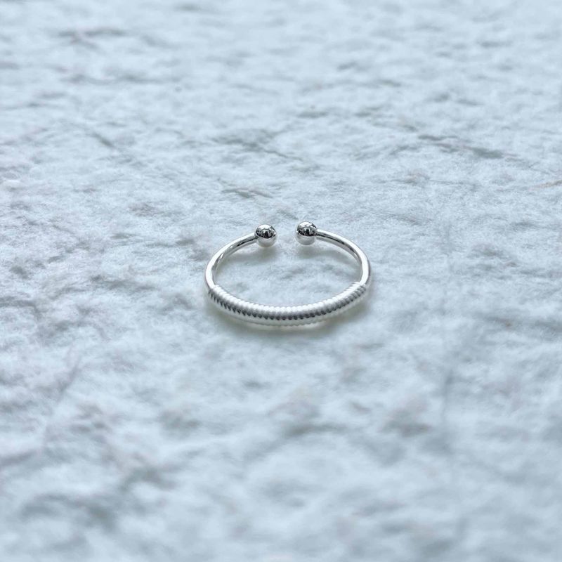 Engraved Arc Open Ring