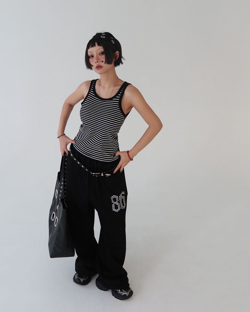 Delight-J（ディライトジェイ）の「Stripe Dangara is a sleeveless top with a cap（Tops）」