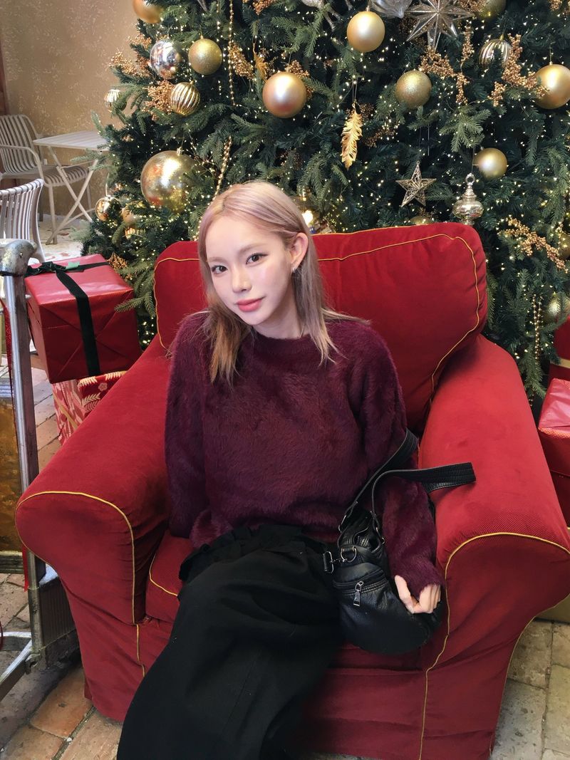 [Year-End Look Recommendation] Point Fingerhole Angora Fur Knit (4c)