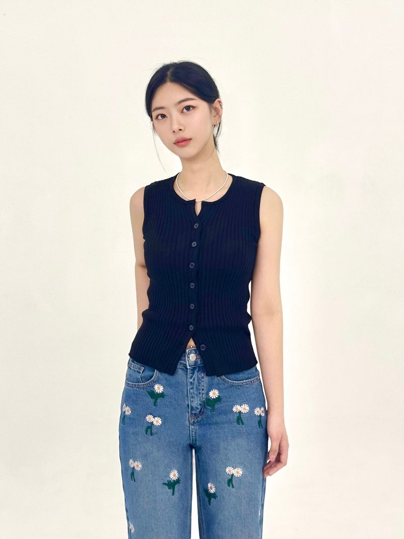 ur.fit(オールフィット)の「DAISY EMBROIDERED BLUE DENIM PANTS code 25000(Pants)」