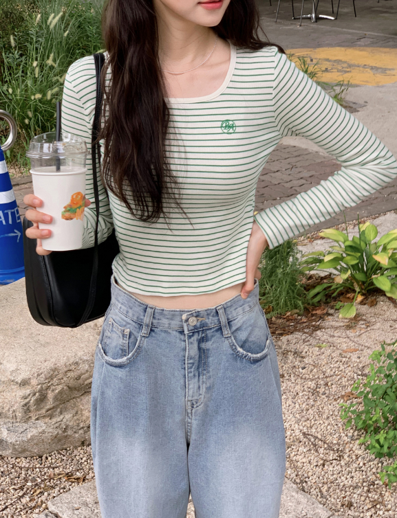 Border Square Embroidery T-shirt (4color)