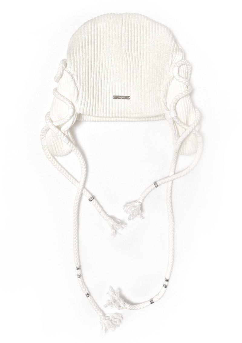 EARFLAP DRAG BEANIE . WHITE