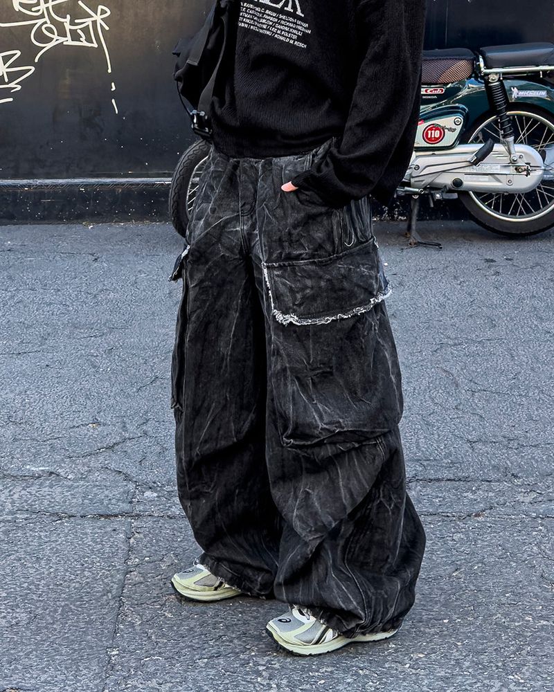 JIIGEUM(ジグム)の「Fringe Balloon Cargo Denim Pants(Pants)」