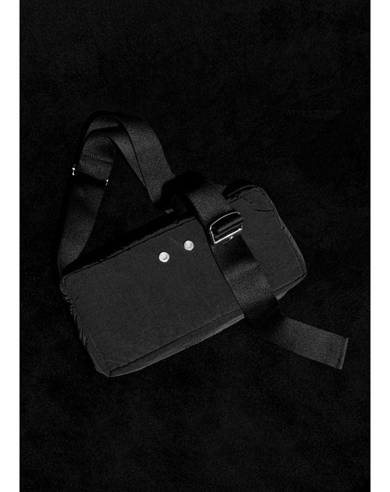  VENT SQUARE BAG BLACK