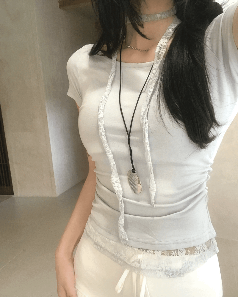 GUSTA(グスタ)の「Hayley Unbalance Off-Shoulder Lace Half T-shirt & Muffler SET(Setup)」
