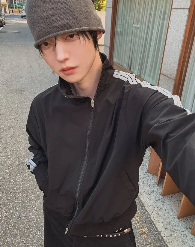 Pison Diagonal Track Fingerhole Zip-up