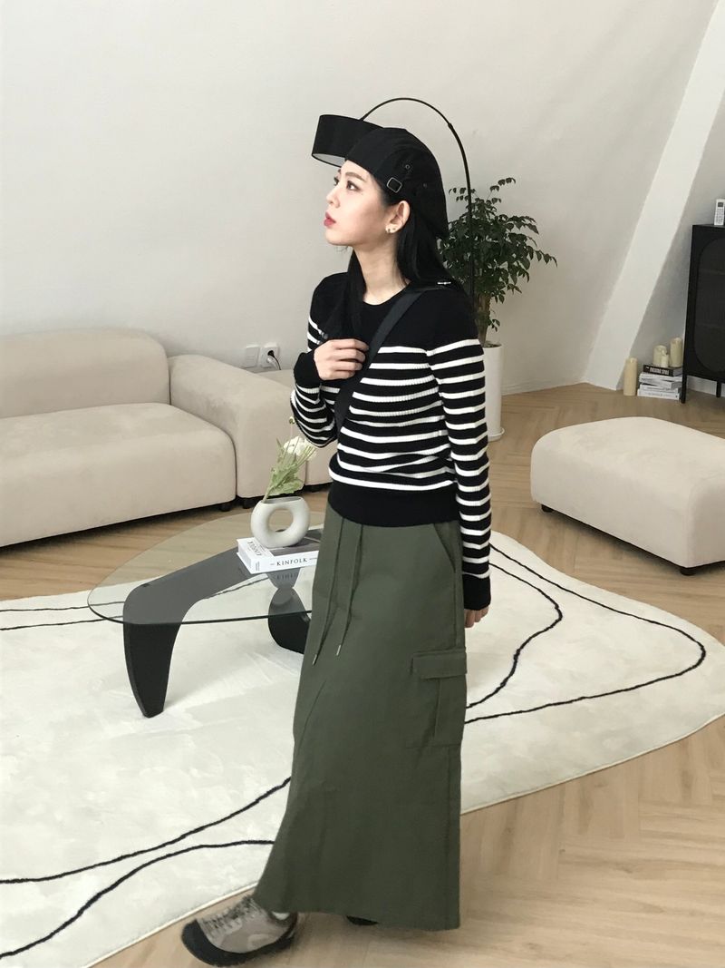 Lush back slit long skirt